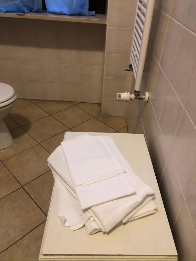 Il Gatto E La Volpe Hotell Avigliana Exteriör bild