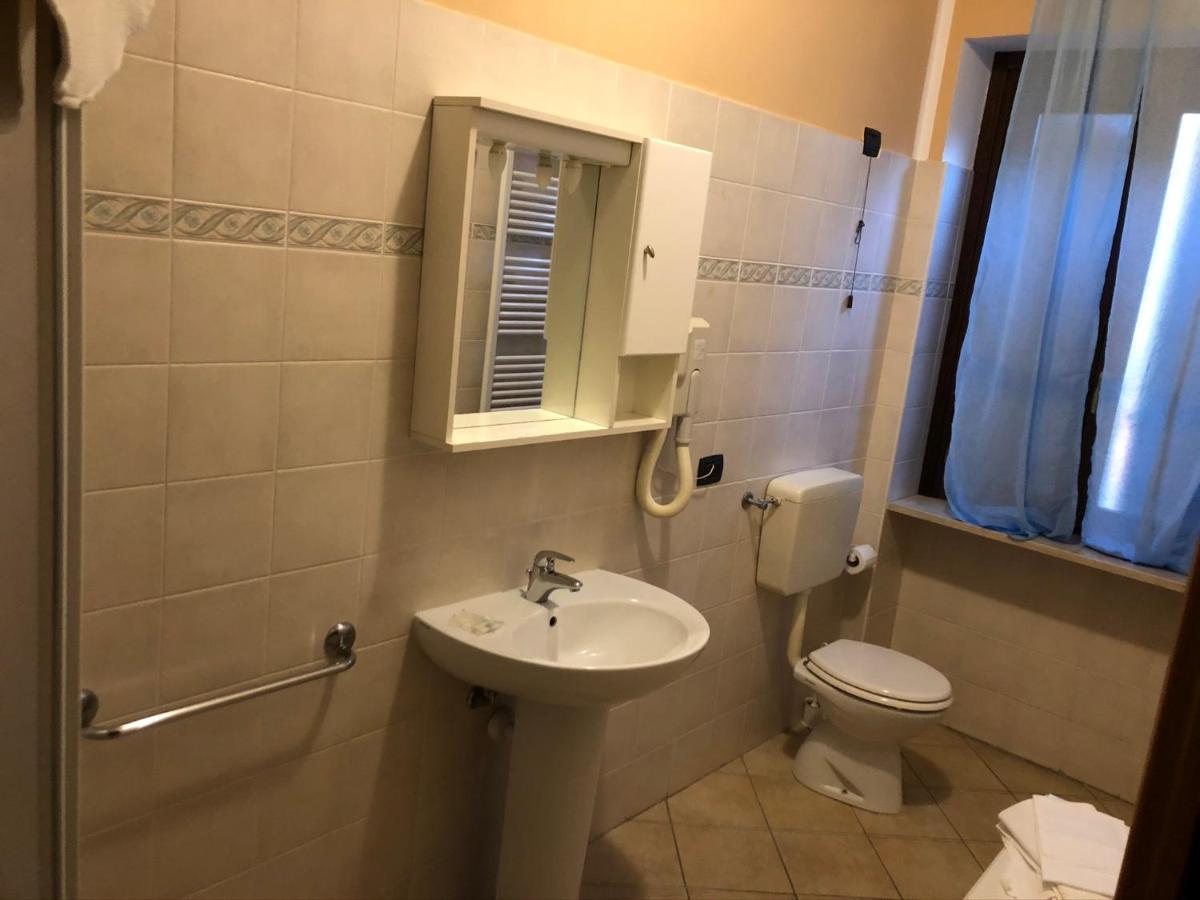 Il Gatto E La Volpe Hotell Avigliana Exteriör bild