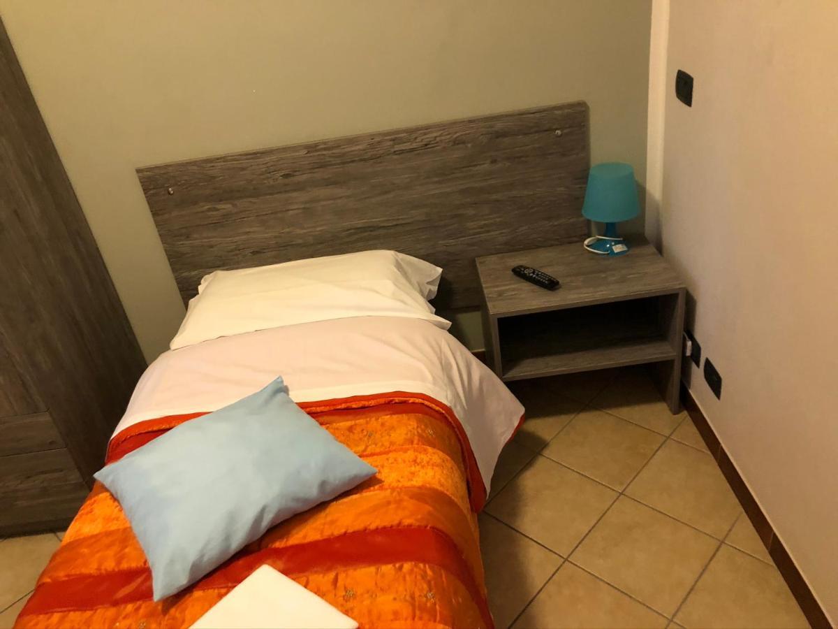Il Gatto E La Volpe Hotell Avigliana Exteriör bild